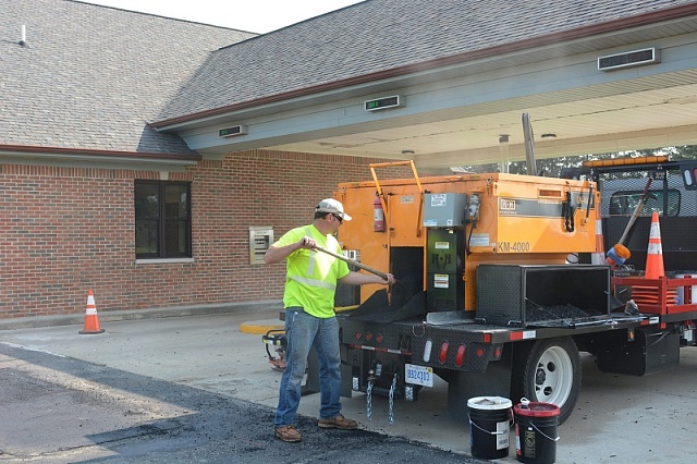 Термос-бункер для регенерации и нагрева асфальта на раме KM 4000